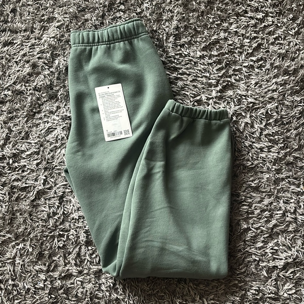 Scuba oversized sweats small in eucalyptus green BNWT